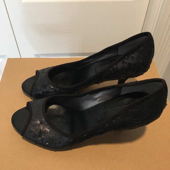 Banana Republic black sequin peep toe heels size 8 - Picture 13 of 14